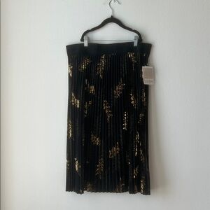 LuLaRoe Elegant Black and Gold Pleated Midi Skirt